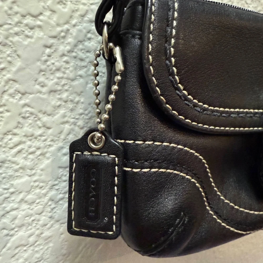 Vintage COACH Black Leather Women's Bag - Picture 3 of 9